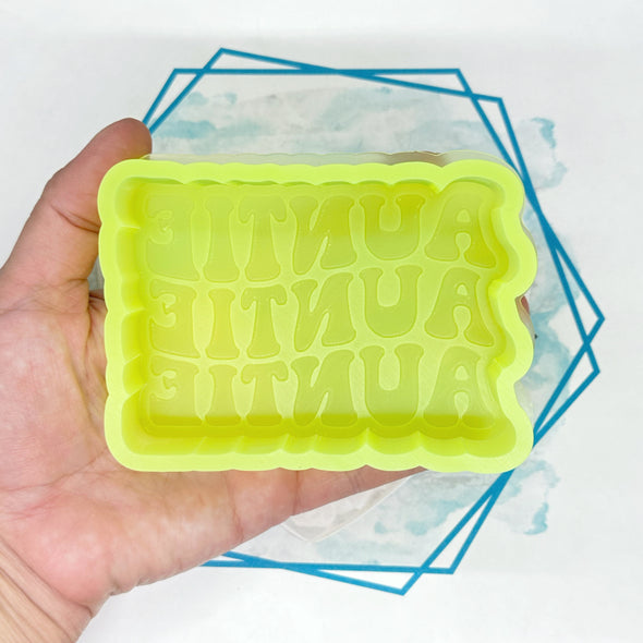 Auntie Retro Font Freshie Mold